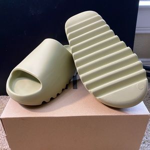 Adidas Yeezy Slides